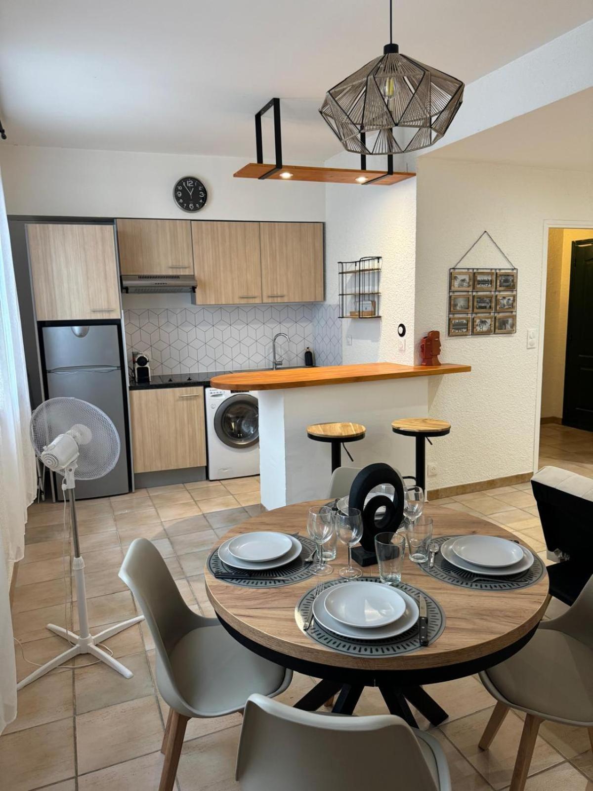 Charmant Appartement En Hypercentre De Castelnaudary Bagian luar foto