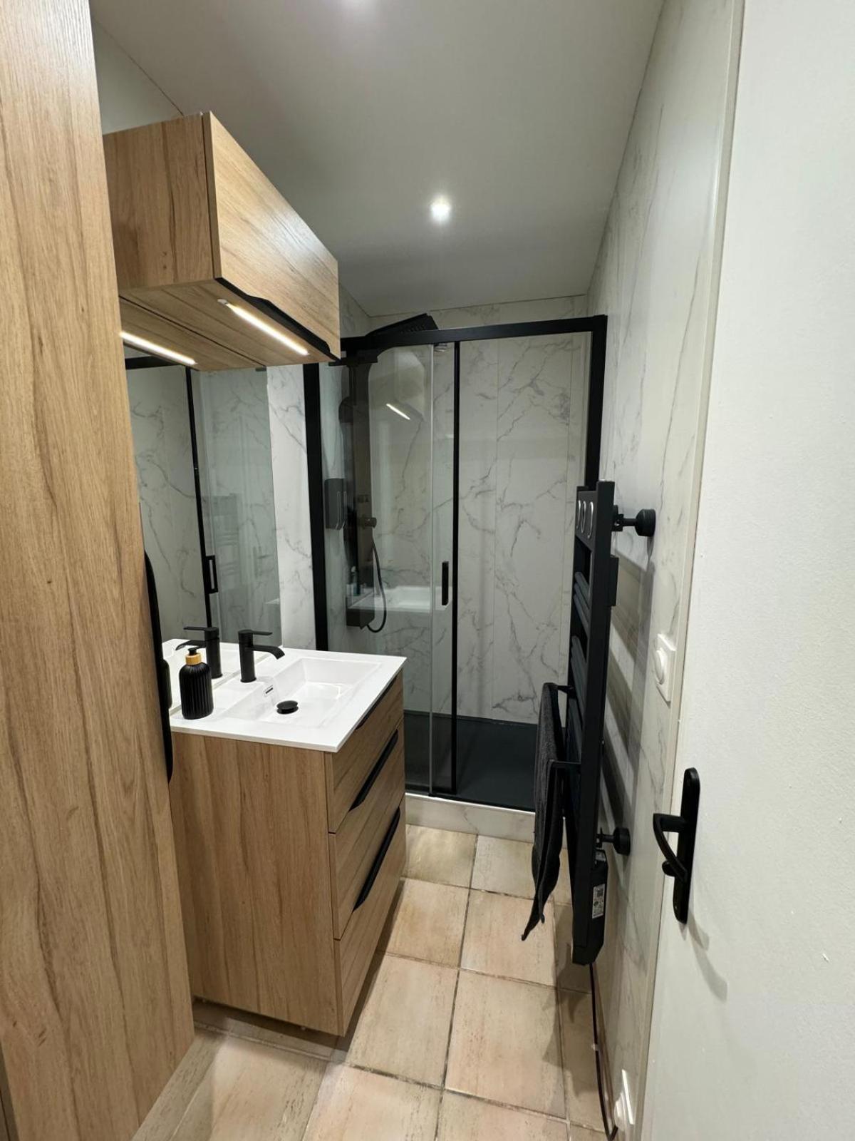 Charmant Appartement En Hypercentre De Castelnaudary Bagian luar foto